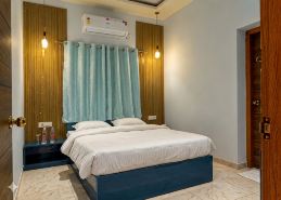 Raj Royal Hotel
