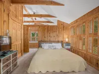 Luxury Cabin 45 Min to Asheville |Hot Tub|Fire pit