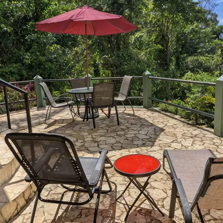 Casa Toucan, Secluded Jungle Setting with Ocean View & 40 foot Pool