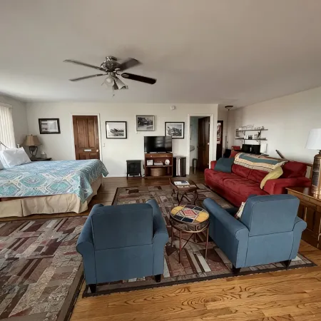 Studio Apartment with views of Sedona, Verde Valley, and San Francisco Peaks