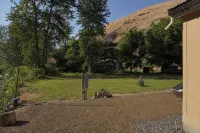Charming 3-bedroom home with WiFi, AC in delightful Kooskia - 2-Star