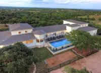 9000 Sqft Estate/Pickleball/Basketball/Pool/HotTub/9 Bdrm/8 Bath/23Beds/Sleeps35 - 5-Star