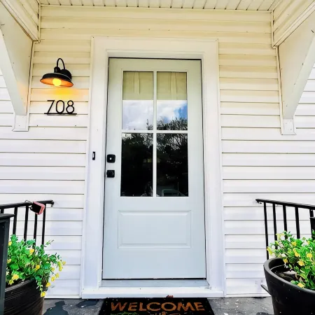 Charming 2-bedroom house in Ardmore with AC, WiFi. Enjoy your stay
