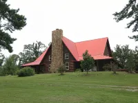 Large Cabin in the Kiamichi Wilderness Hotels in Pushmataha County
