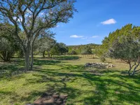 3 Acre Home On Creek W/Pool! Hill Country Views - 4 tähden