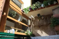 house in the medieval district of Tivoli - Balkoner