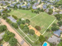 Welcome to your home-away-from home in the heart of Norman, OK! - บังกะโล