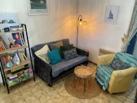 Petite Maison Atypique Avec Jardin Ombagé Parfait Pour des Vacances en Famille - บังกะโล