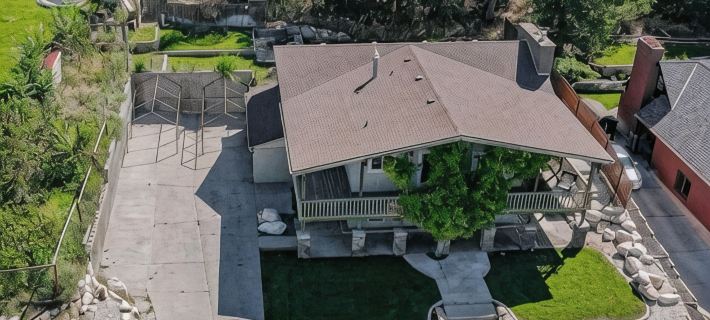 The Treehouse: Spacious Retreat with Theater Room, Fire Pit & Mountain Views Hotels in Orem