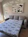 Convenient & Renovated 2BD/2BA house near Reservoir, Fenced Backyard, King Bed - Pools