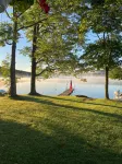 Sunny & Cozy Lake House - 3-Star