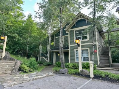 Beautiful two bedroom condo at Tremblant Les eaux