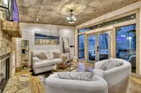 Keturah's Creek - Luxury Couples Tiny Cabin - 8 acres - Alphydda