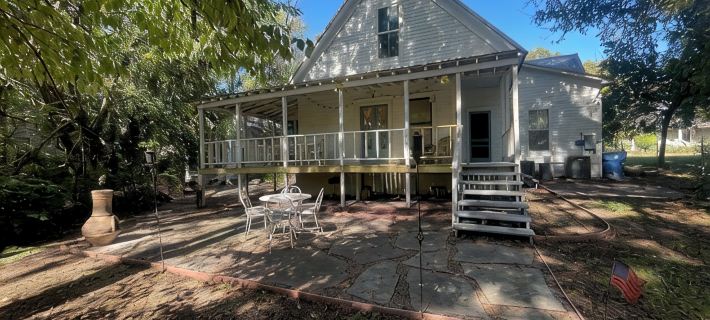 1895 Victorian home featured in Hotels in Ellis County
