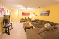 COZY Lower Level 3 Bedroom Private Suite in South Boulder - 3-Star