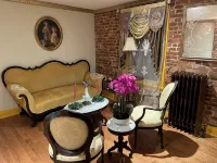 Step back in time and experience the elegance of Victorian era. - Wifi
