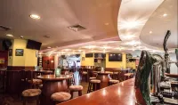 Horizon Manor Hotel - bar