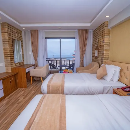 Hotel Pokhara Village & SPA