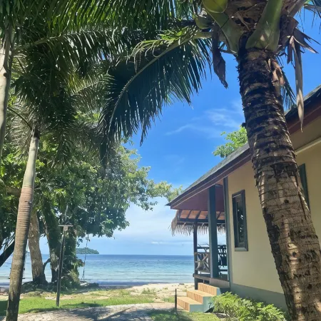 Kai Bae Beach Resort Koh Chang Отели рядом с достопримечательностью «Пляж Кайбэ»