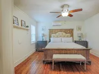 Bluebird Cottage Hotels in Nelson County