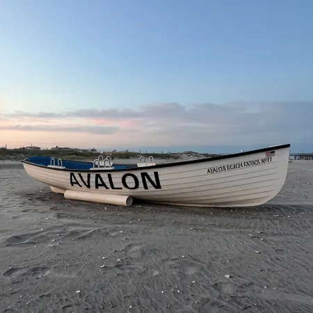 Single-family home in Avalon—walk to beach and town