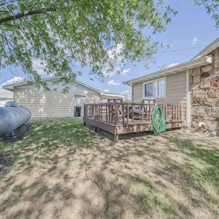 Vineyard Ridge Farmhouse • 3Br • 2BA • Vineyard View • Fire Pit •