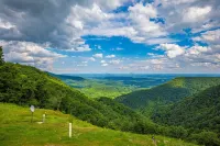 Mountain House located on Blue Ridge Parkway - 3-Star