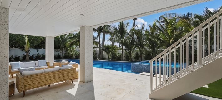 New Beach House! Hot Tub and Heated Pool! Hotels in Holmes Beach