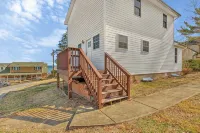 Kick back and enjoy the Chesapeake & this 3-bedroom, relaxing, stylish space.
