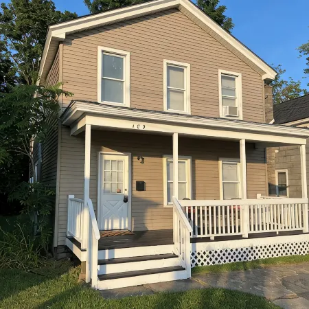 Welcome to happy home Oswego 5 bedroom to bathroom house with WiFi and AC