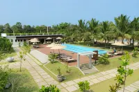 Uppuveli Beach by Dsk - Pools