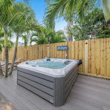 Heated Pool+Spa+BeachWalk+Bikes+MiniGolf+Beach Essentials &Toys+Outdoor Kitchen