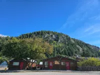 Majestic Mountain Paradise on the Mighty Columbia River