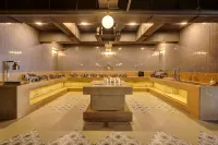 Sunday Hotel & Convention Centre by CheckIn, Vadodara - พร้อมอาหารเช้า