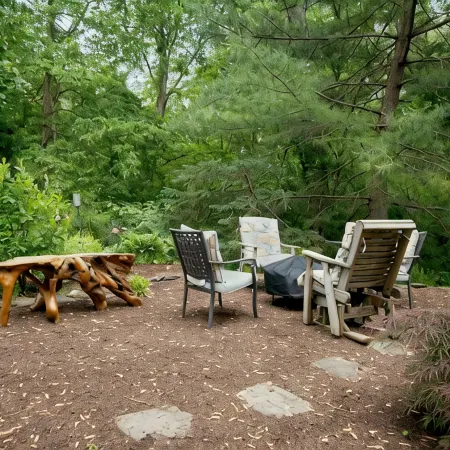 River Retreat with private apartment and deck on the beautiful Delaware River