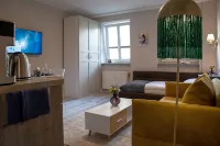 Modern 1-room apartment near the train station, newly renovated, top furnishings - Apartments