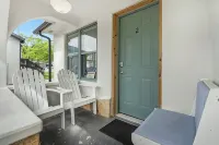 Hummingbird Hideway Peaceful Lake View Cottage - Country Houses