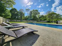 Private Resort Style Hyannis Property. Heated Pool, Playground&Basketball Court - Swimmingpools