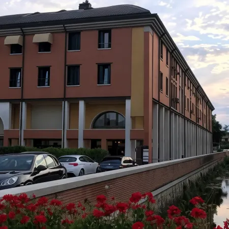 Hotel Roxy Plaza Отели в г. Соаве