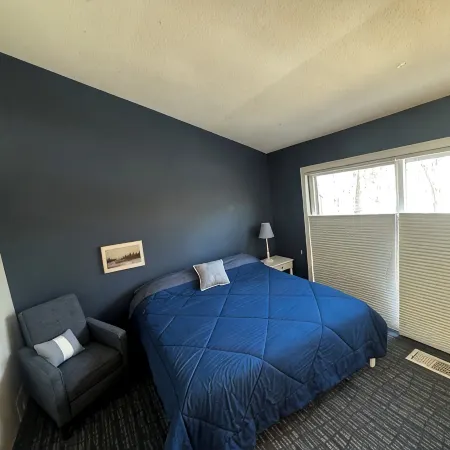 Stunning Views! 2 King Bdrms w Private Bathrooms. Walk to Lake Michigan Beach!