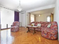 Bright apartment with garden and balcony - Homestays