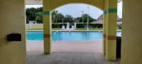 Home Paradise, Cozy guest suite in Ruskin POOLS HIGH SPEED WIFI BEACH MINUTES!!! - Pools