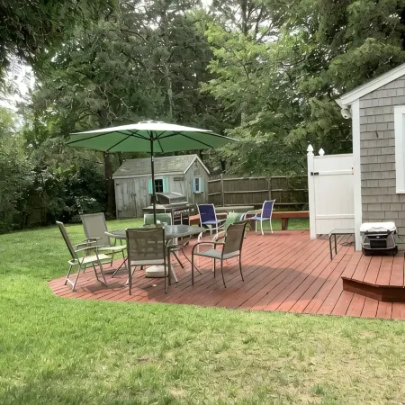 Cape Cod Beach Cottage, only 5 minute walk to Glendon beach & local restaurants