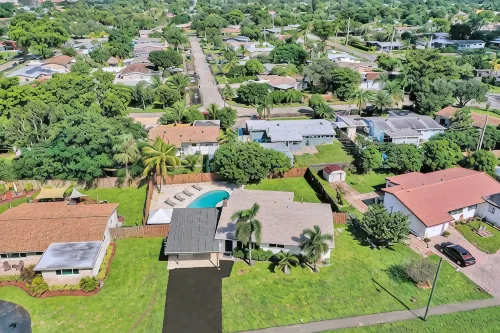 Casa Lani 🌅 Charming Stylish Modern Fort Lauderdale Suburban Home - HEATED Pool - Private Pools