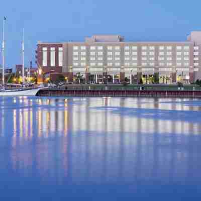 DoubleTree by Hilton Hotel Bay City-Riverfront Hotel Exterior