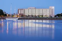 DoubleTree by Hilton Hotel Bay City-Riverfront - Pool