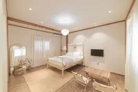 Gyeongju the Nine Hanok Stay - Pools