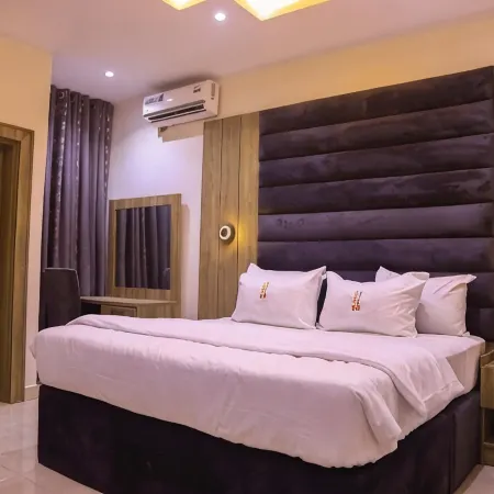 Motion Hotel and Suites