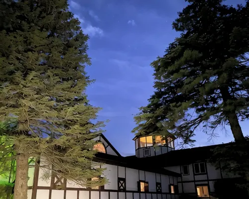 Horse lovers paradise with 2 bedrooms and WiFi, AC in Lake Geneva Hotels in Lyons