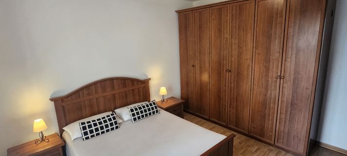 Air-Conditioned Spacious Apartment with Covered Car Parking 100m from the Beach Hotels in Grado